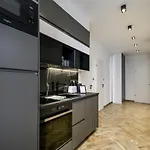Lion 3Bedroom Apartment In Hear Of City